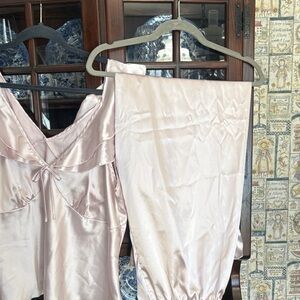Elegant Satin Sleepwear Set in Light Pink